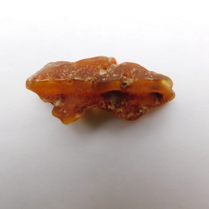 AMB-02_Ambar_en_Bruto_cristales_Escuela_Gelva_2.jpg
