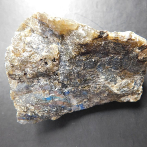 LAB-11_Labradorita_en_Bruto_cristales_Escuela_Gelva_2.jpg