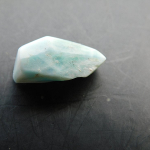 LAR-10_Larimar_en_Bruto_cristales_Escuela_Gelva_2.jpg
