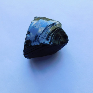 OBS-01_Obsidiana_en_Bruto_cristales_Escuela_Gelva_2.jpg