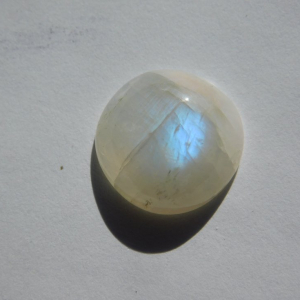 Piedra lunar Cabujón PLU-09