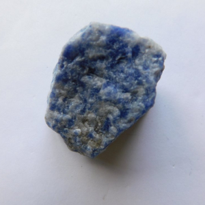 SOD-07_Sodalita_en_Bruto_cristales_Escuela_Gelva_2.jpg