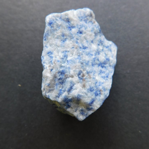 SOD-08_Sodalita_en_Bruto_cristales_Escuela_Gelva_2.jpg