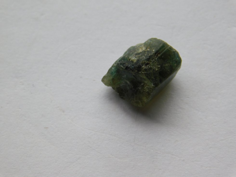 Turmalina verde en bruto TMV-04