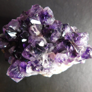 ZAF-04_Zafiro_en_Bruto_cristales_Escuela_Gelva_2.jpg